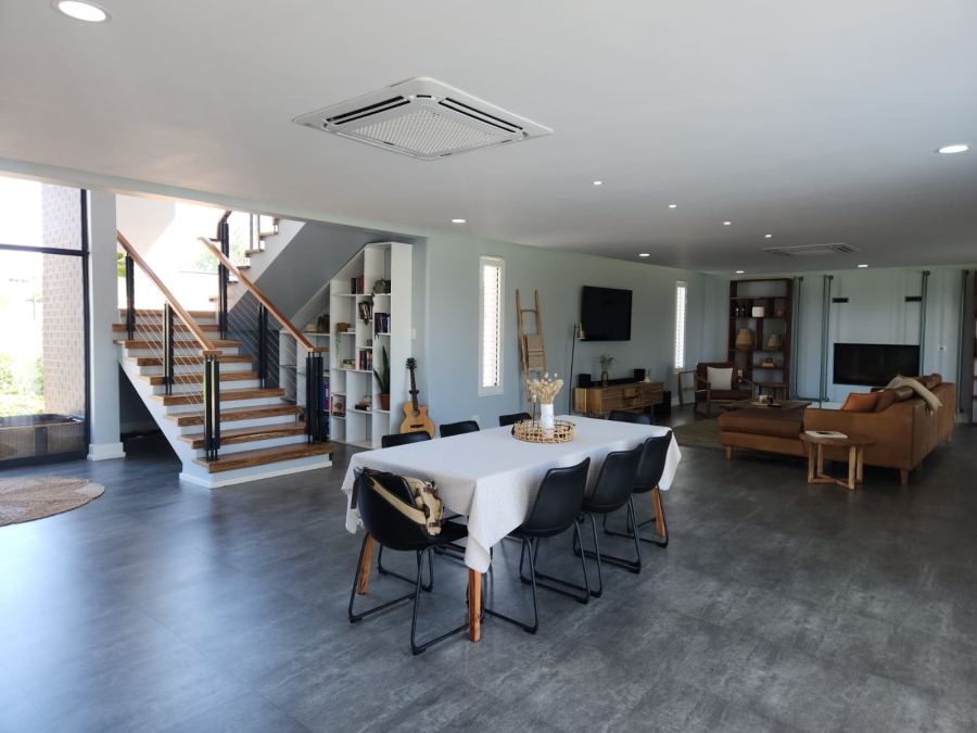5 Bedroom Property for Sale in Somerton Estate Free State